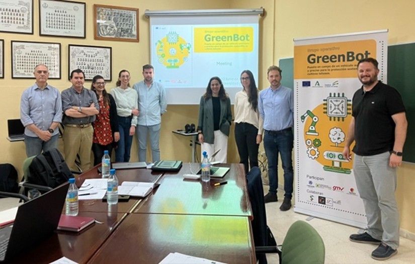 El Grupo Operativo GreenBot trabajan en el desarrollo de un vehículo autónomo para la protección sostenible de cultivos leñosos