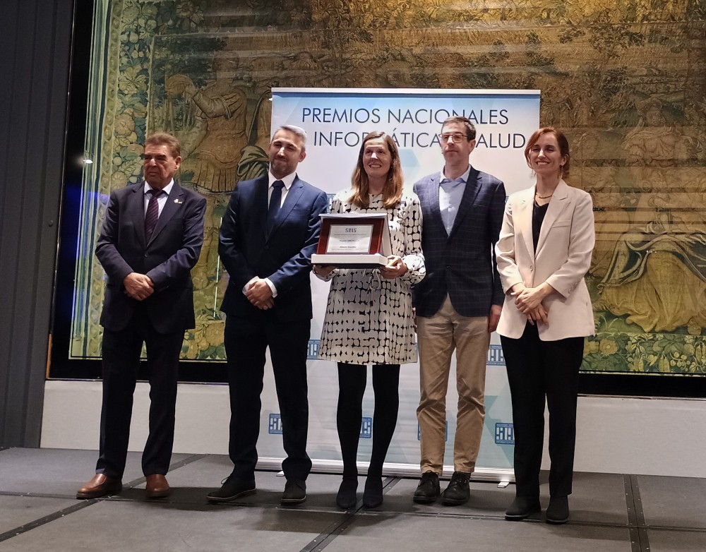 Foto recogiendo premio SEIS a TartaglIA