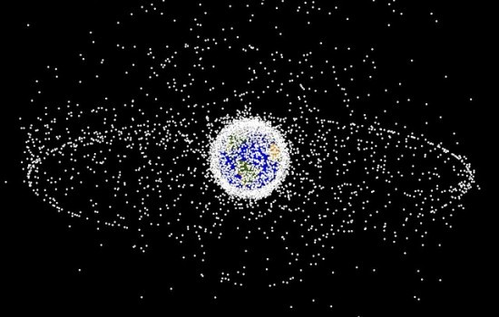 Basura espacial en la órbita de la Tierra