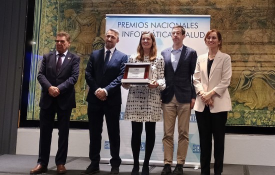 Foto recogiendo premio SEIS a TartaglIA